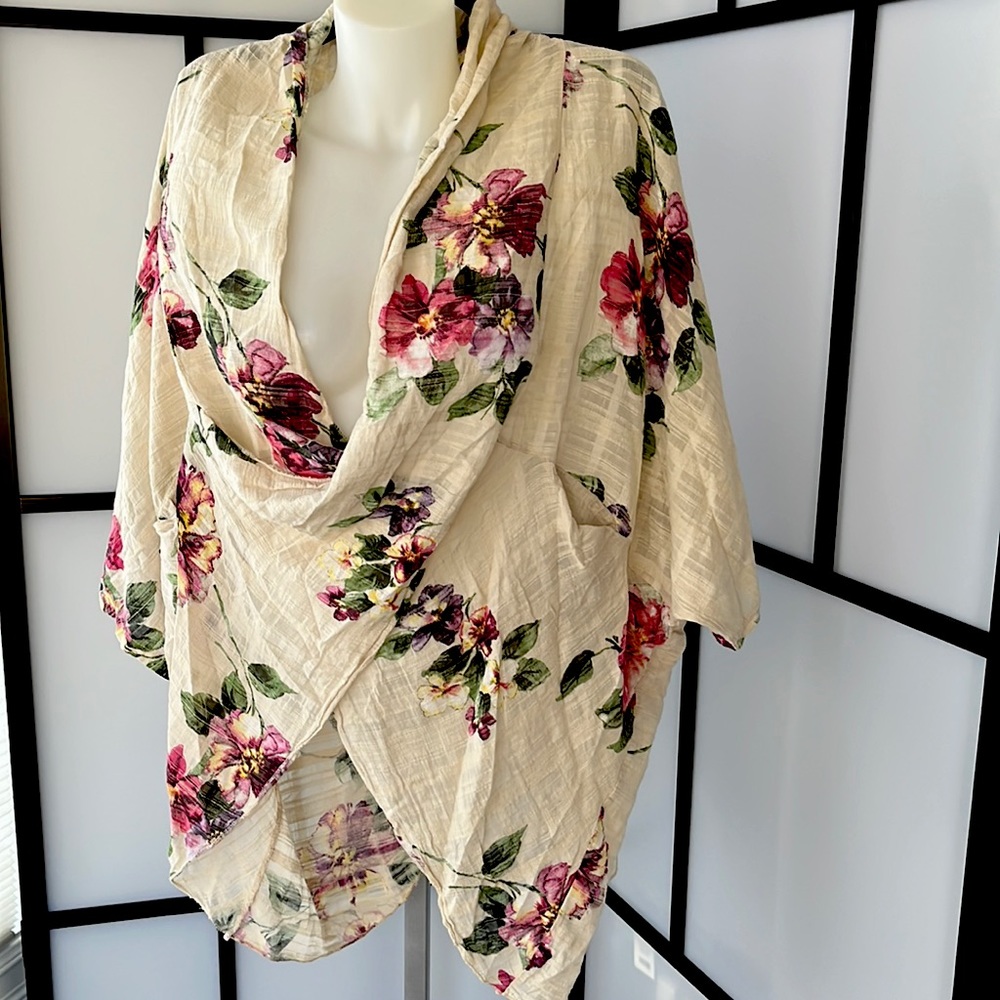 NWT Tempo Paris floral top cover up sz M/L